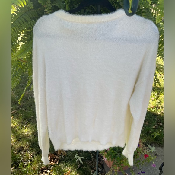 Express Ivory Cozy Fuzzy Crew Neck Sweater Sz M - Picture 3 of 13